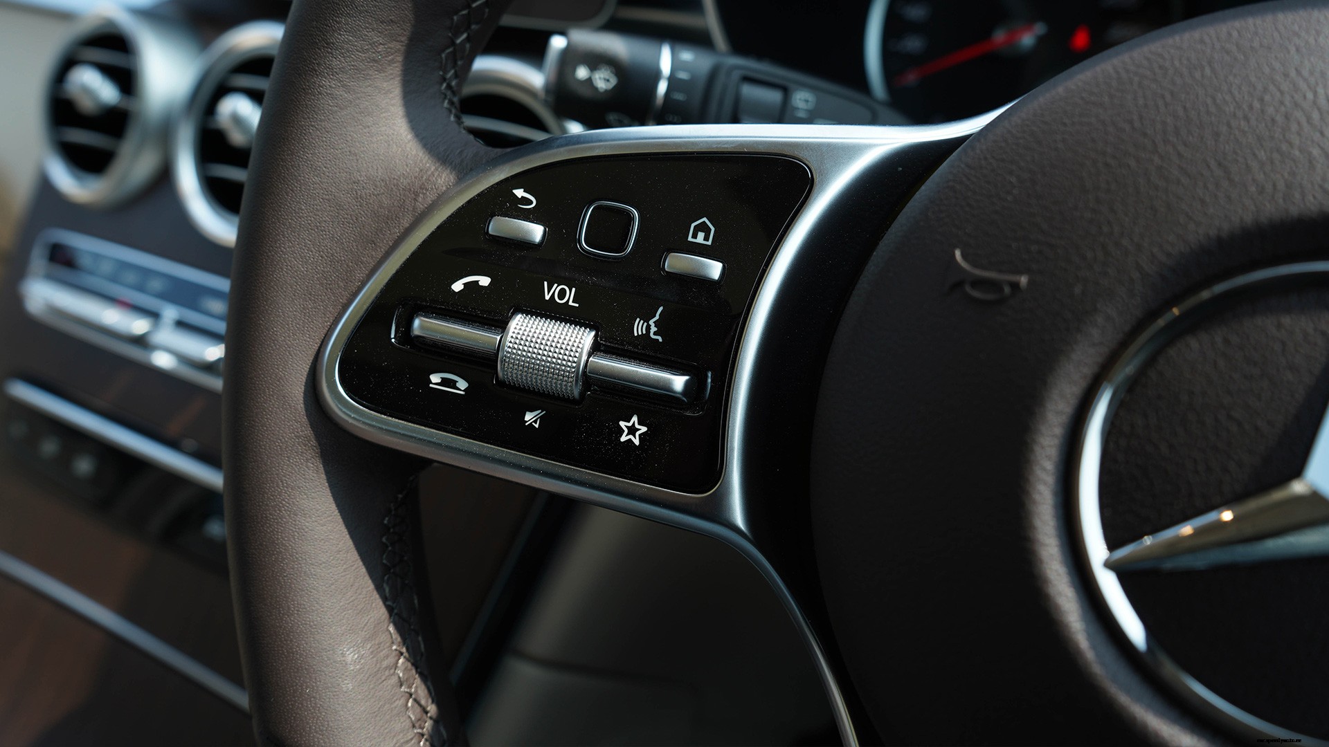 Mercedes Benz GLC 2020 - 220d 4MATIC Interior