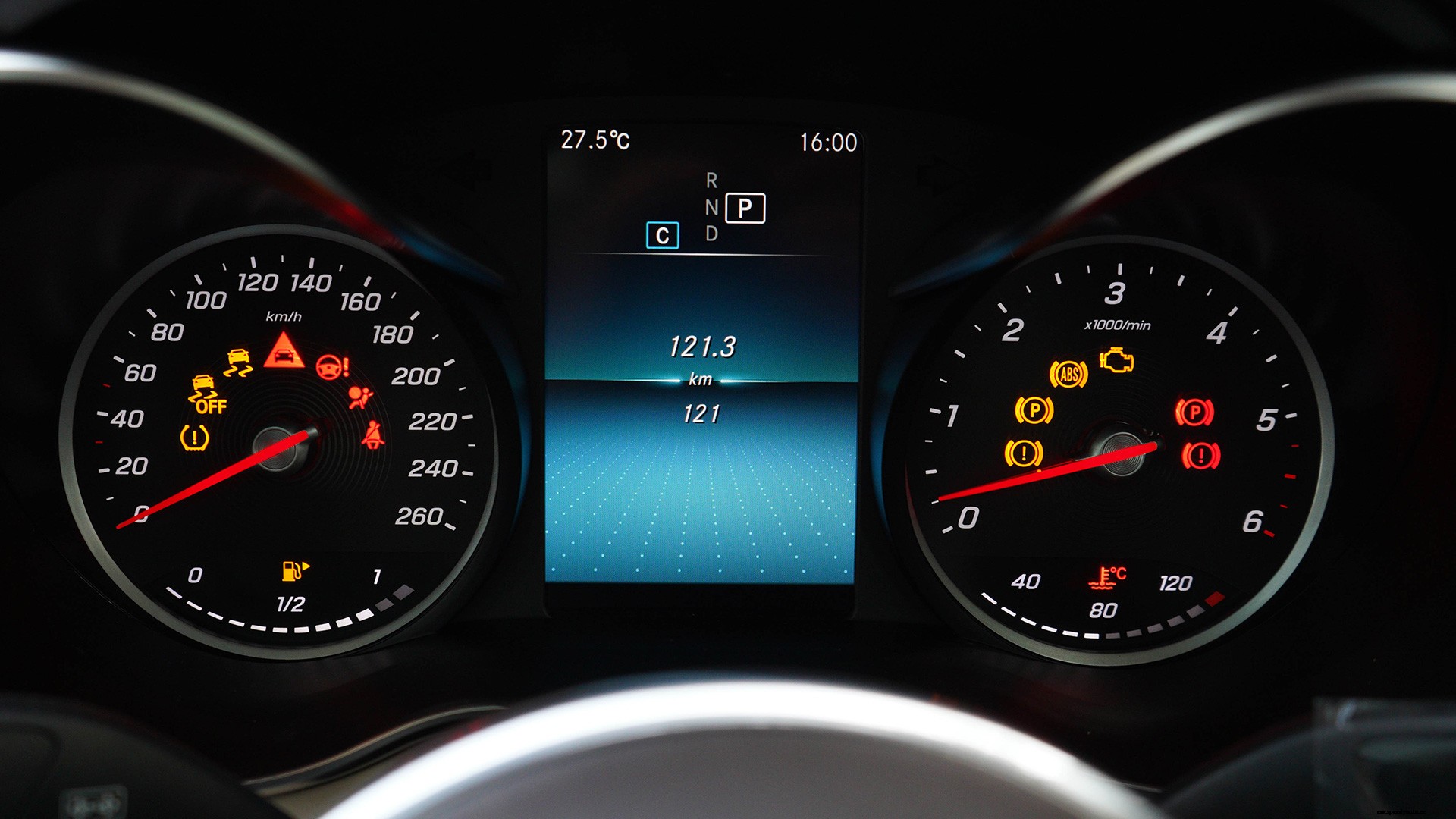 Mercedes Benz GLC 2020 - 220d 4MATIC Interior