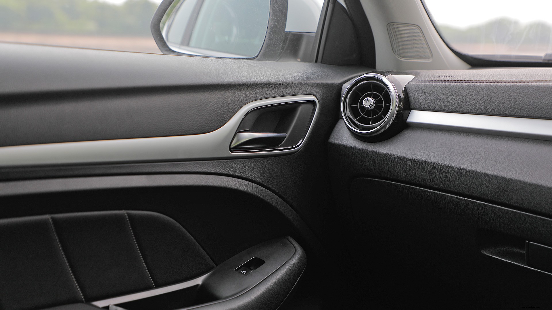 MG ZS EV 2019 STD Interior