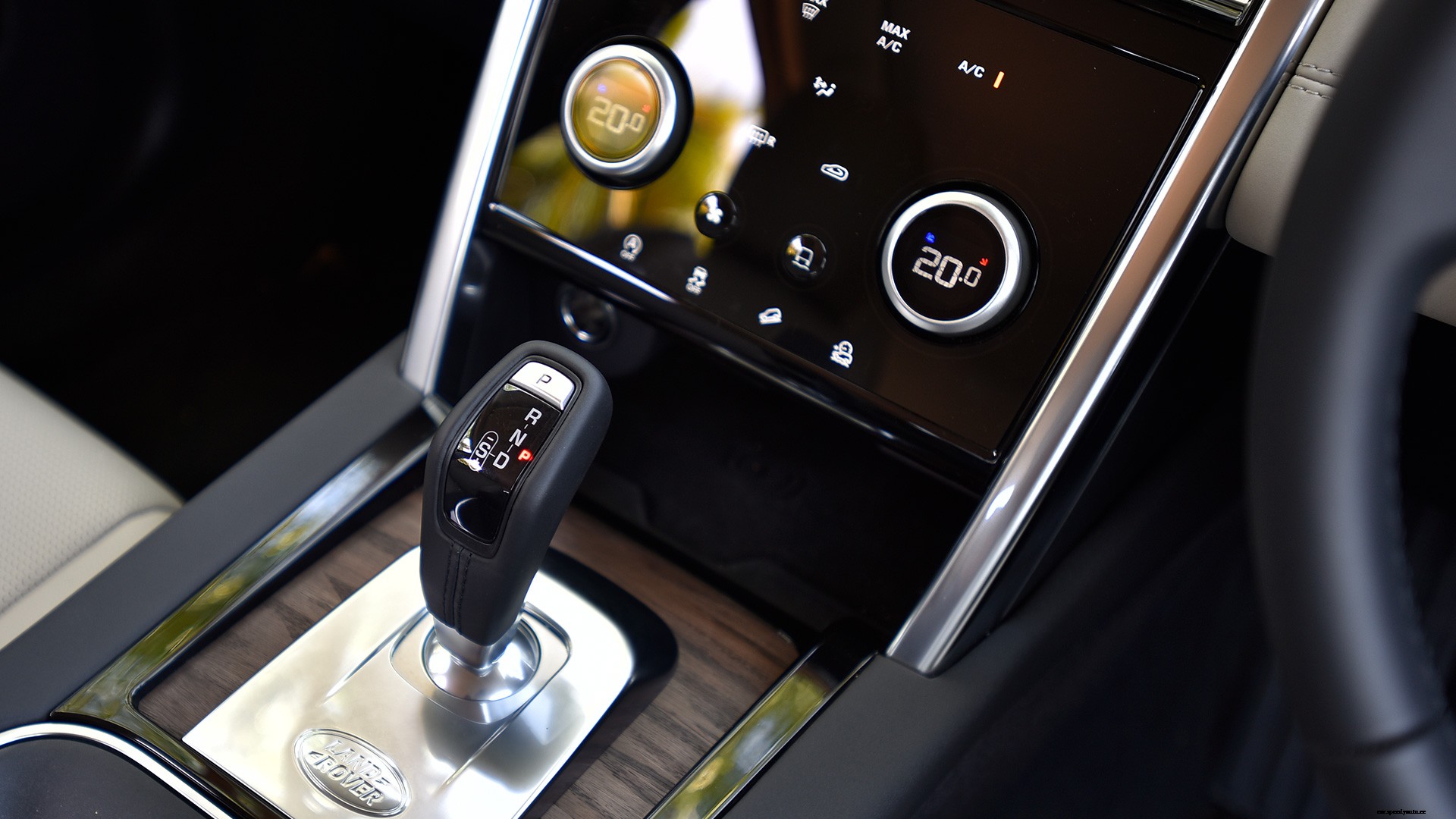 Land Rover Discovery Sport 2020 S Interior
