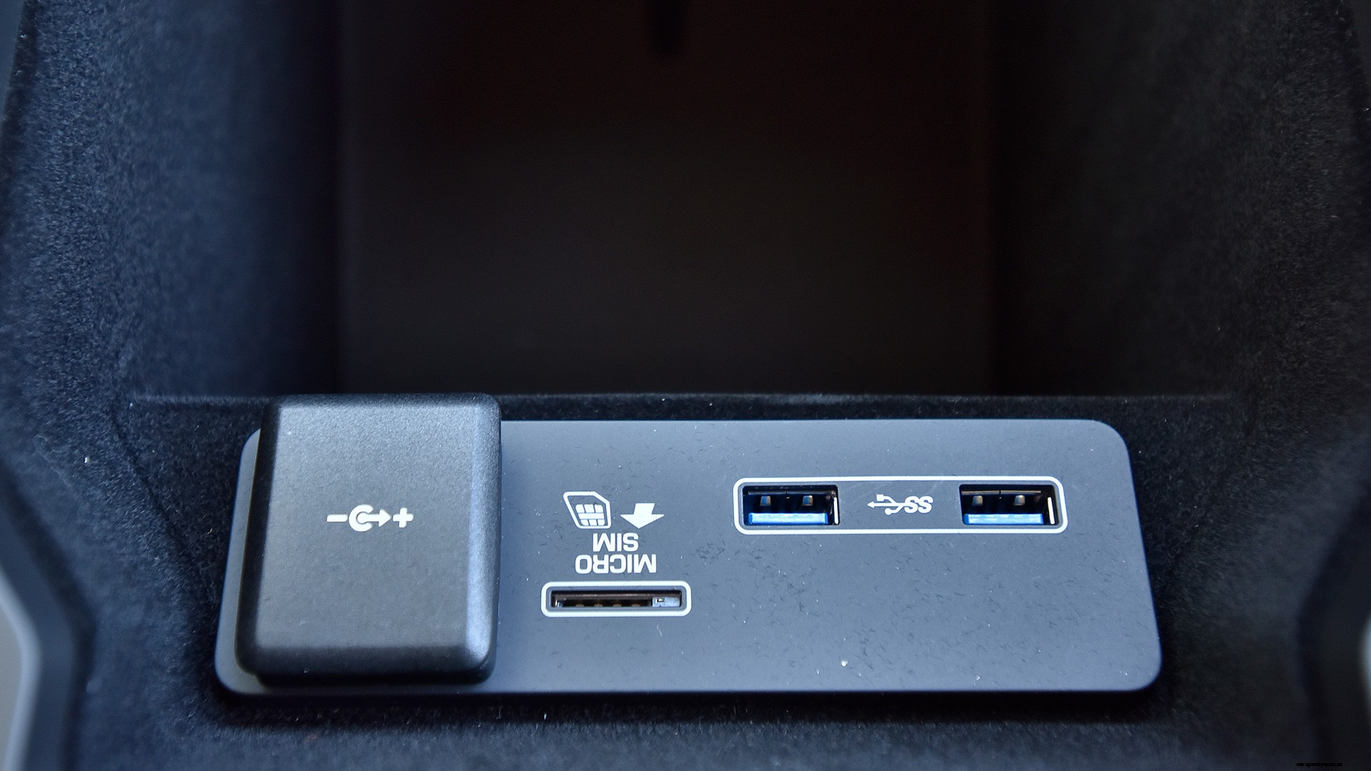 Land Rover Discovery Sport 2020 S Interior