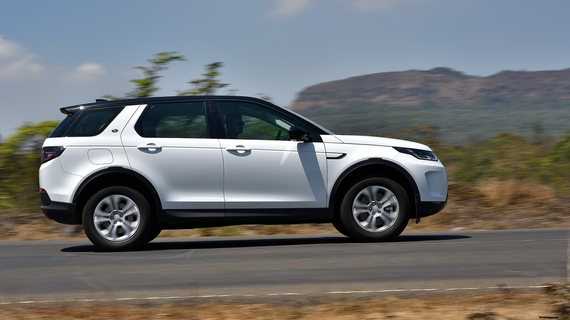 Land Rover Discovery Sport 2020 S Exterior
