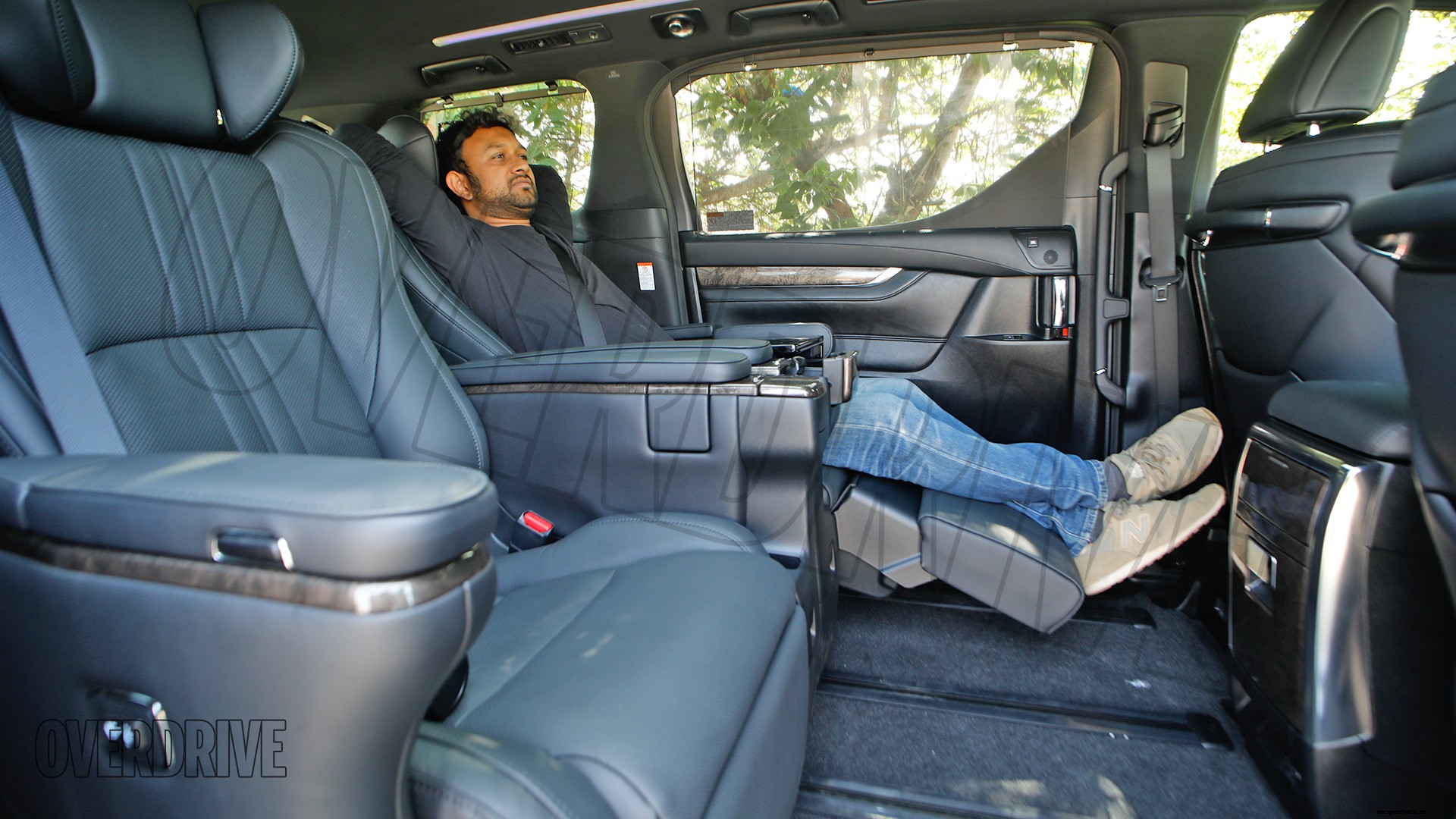 Toyota vellfire 2020 Executive Lounge Interior