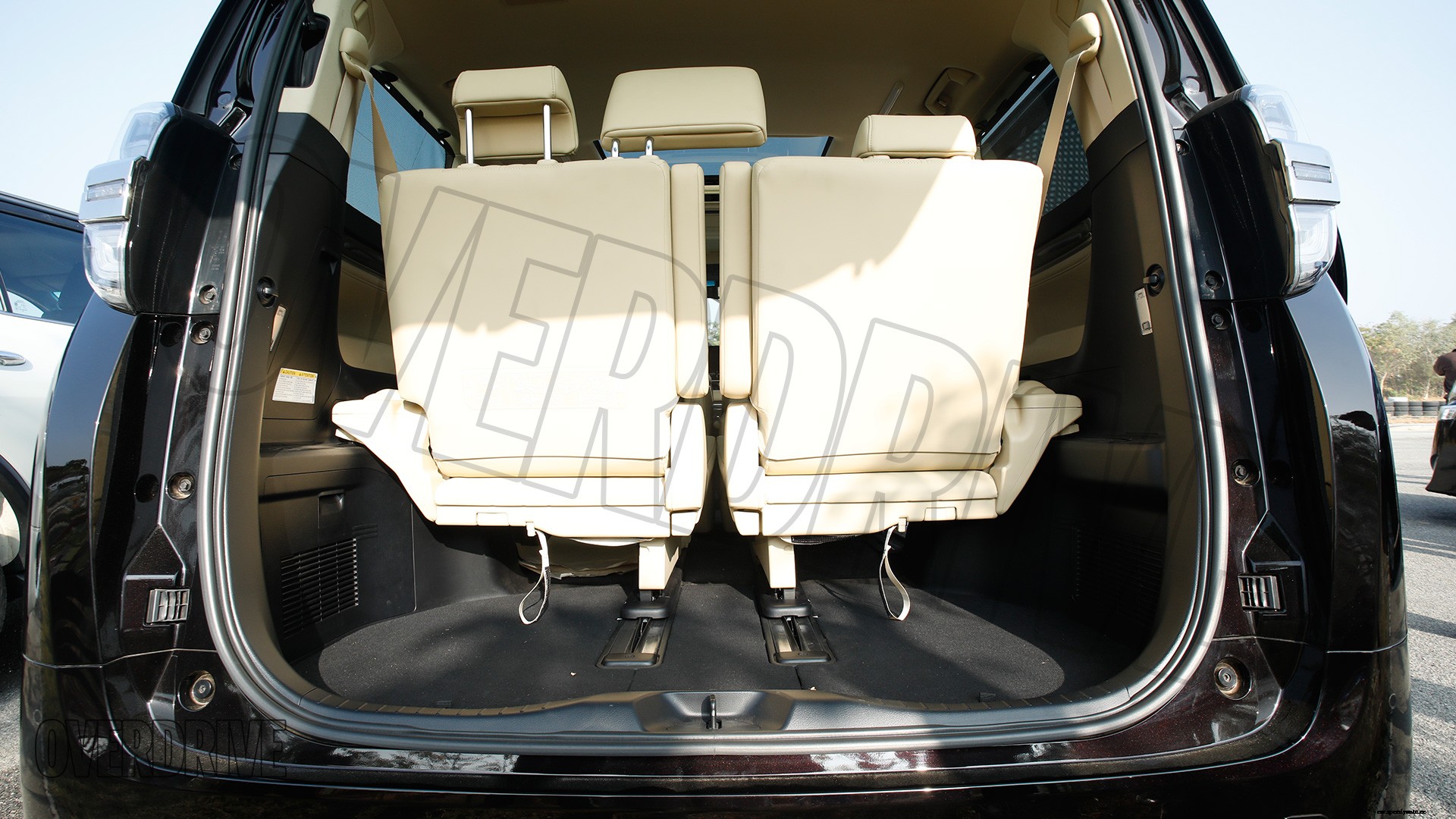 Toyota vellfire 2020 Executive Lounge Interior