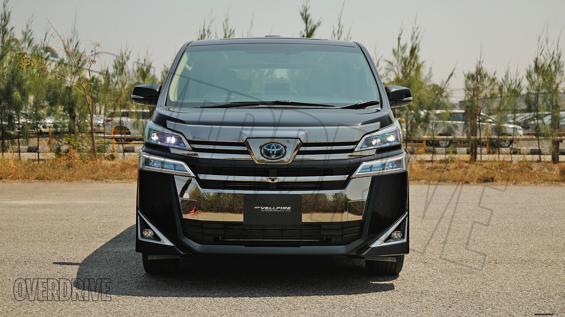 Toyota vellfire 2020 Executive Lounge Exterior