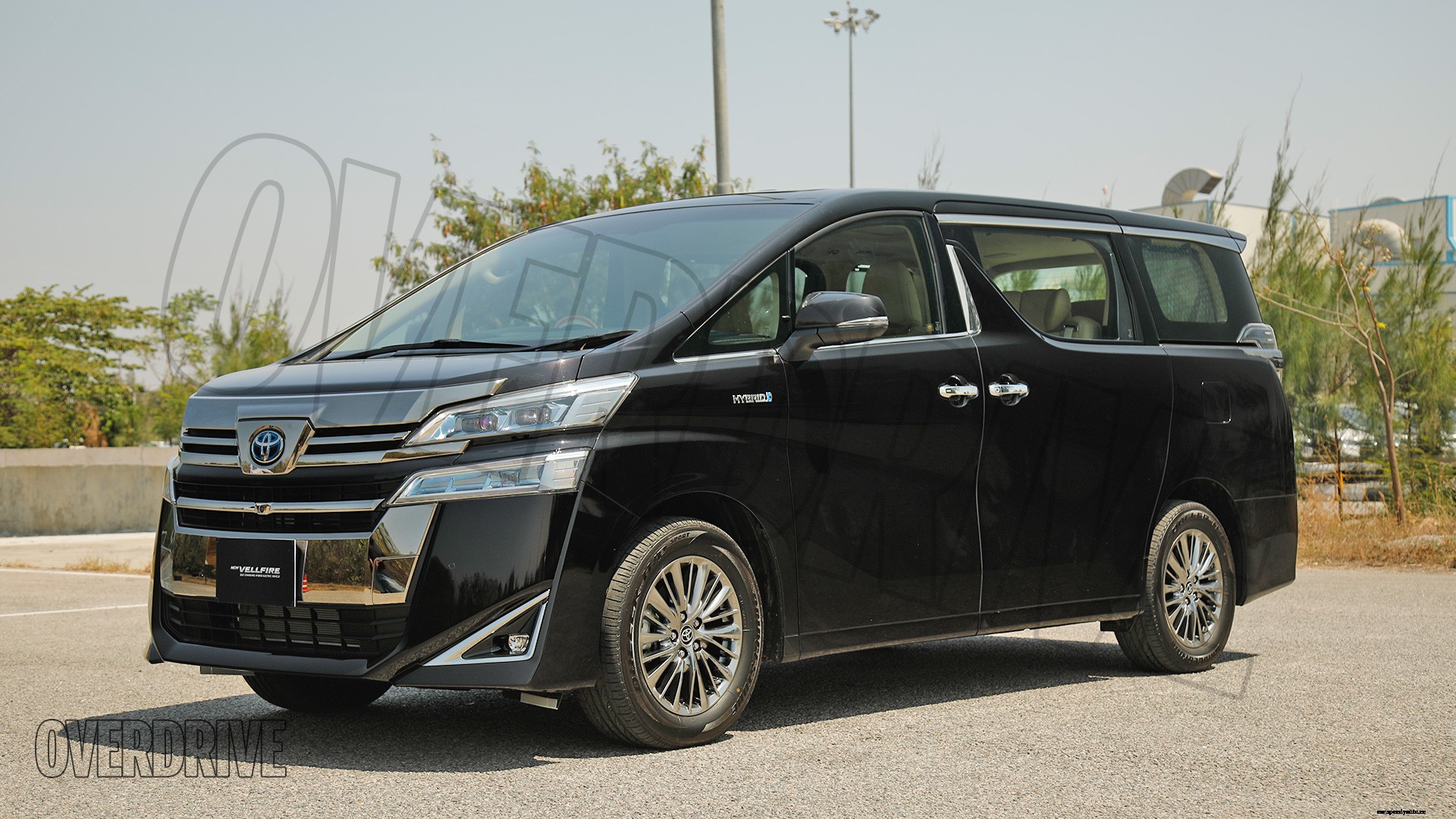 Toyota vellfire 2020 Executive Lounge Exterior