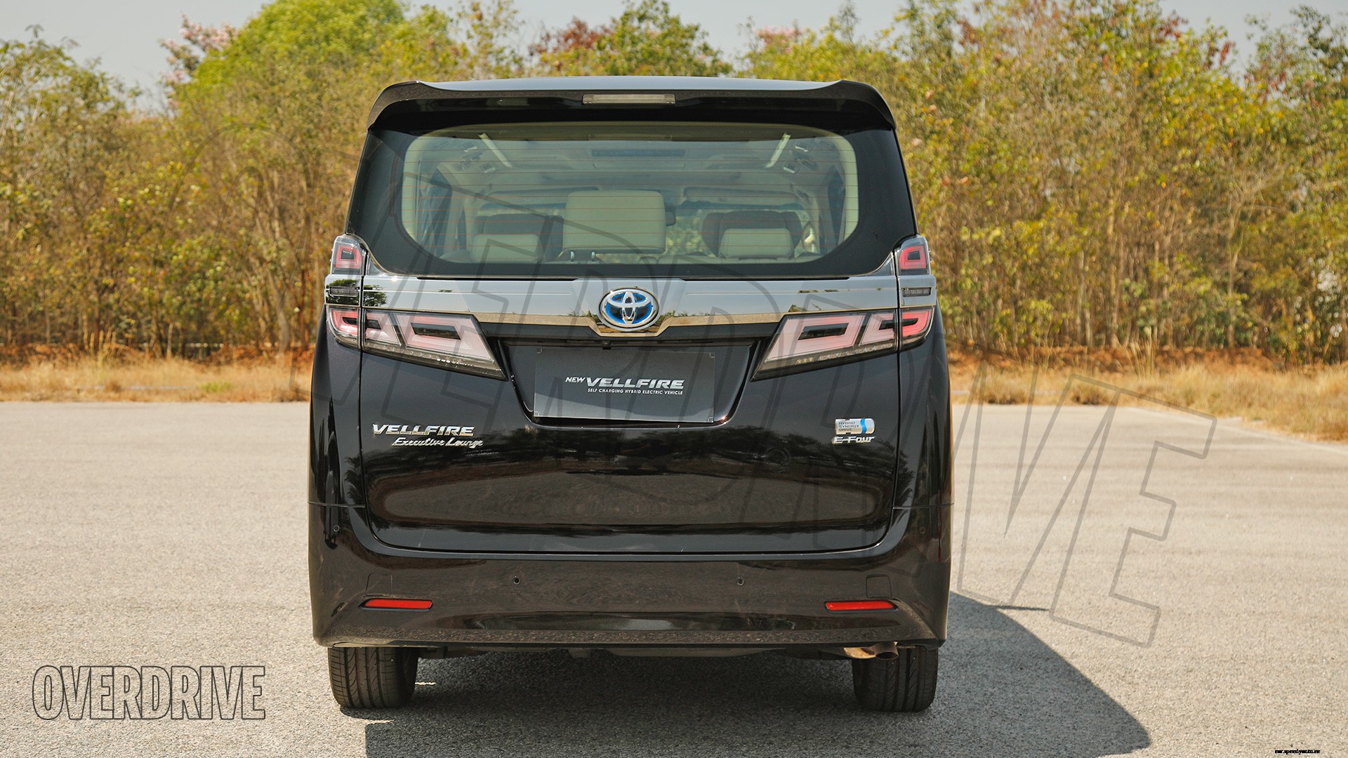 Toyota vellfire 2020 Executive Lounge Exterior