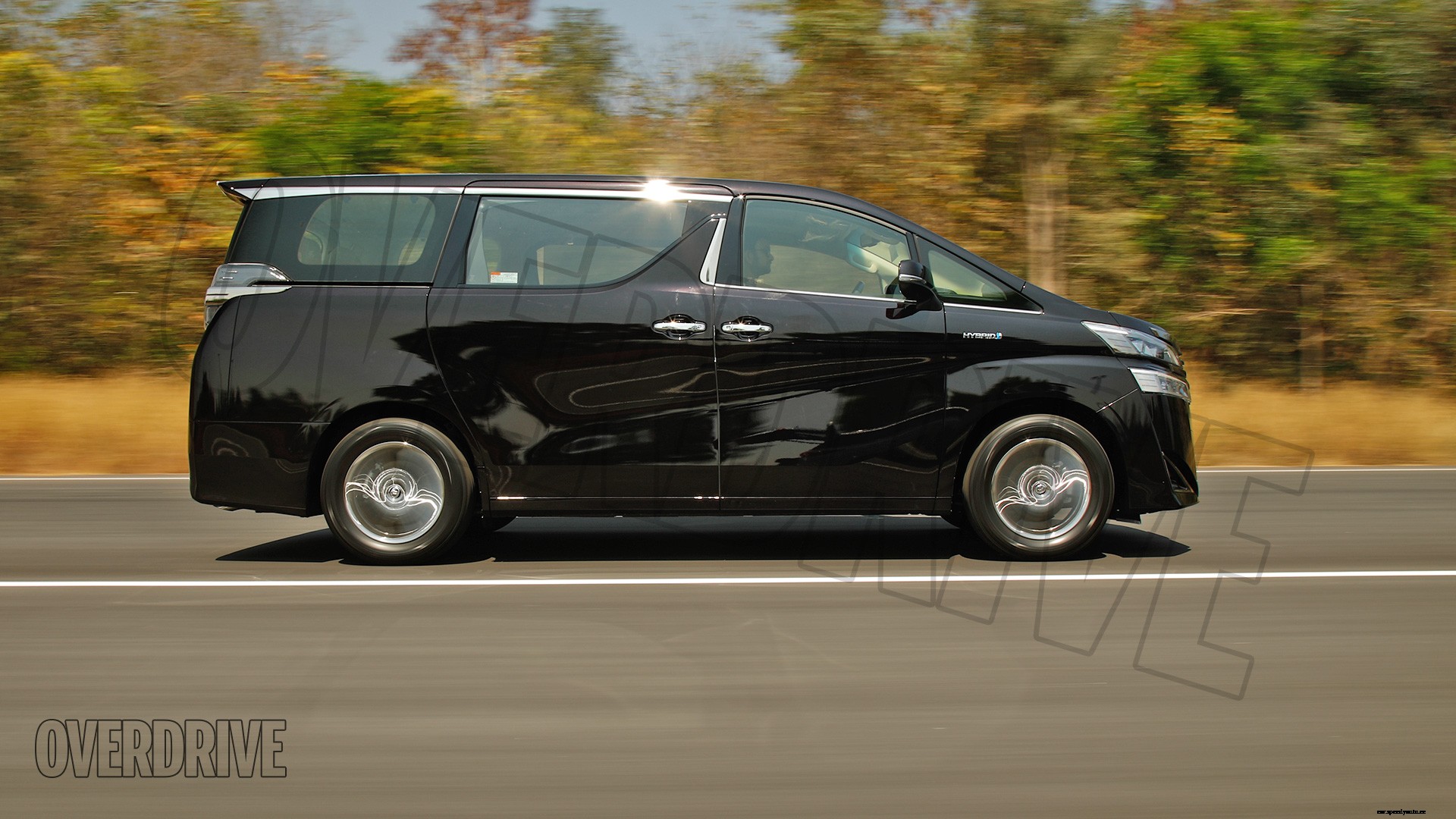 Toyota vellfire 2020 Executive Lounge Exterior