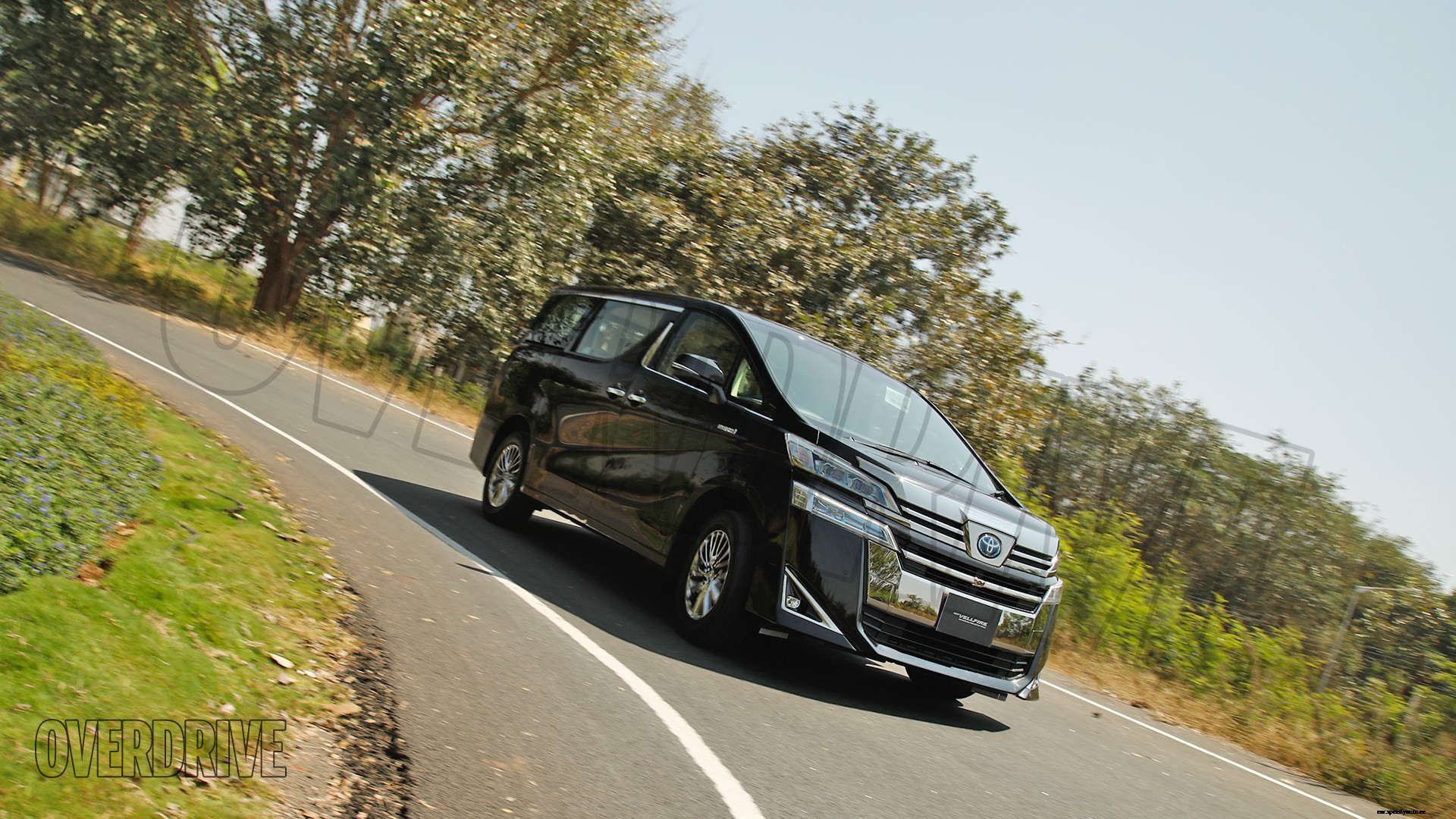 Toyota vellfire 2020 Executive Lounge Exterior