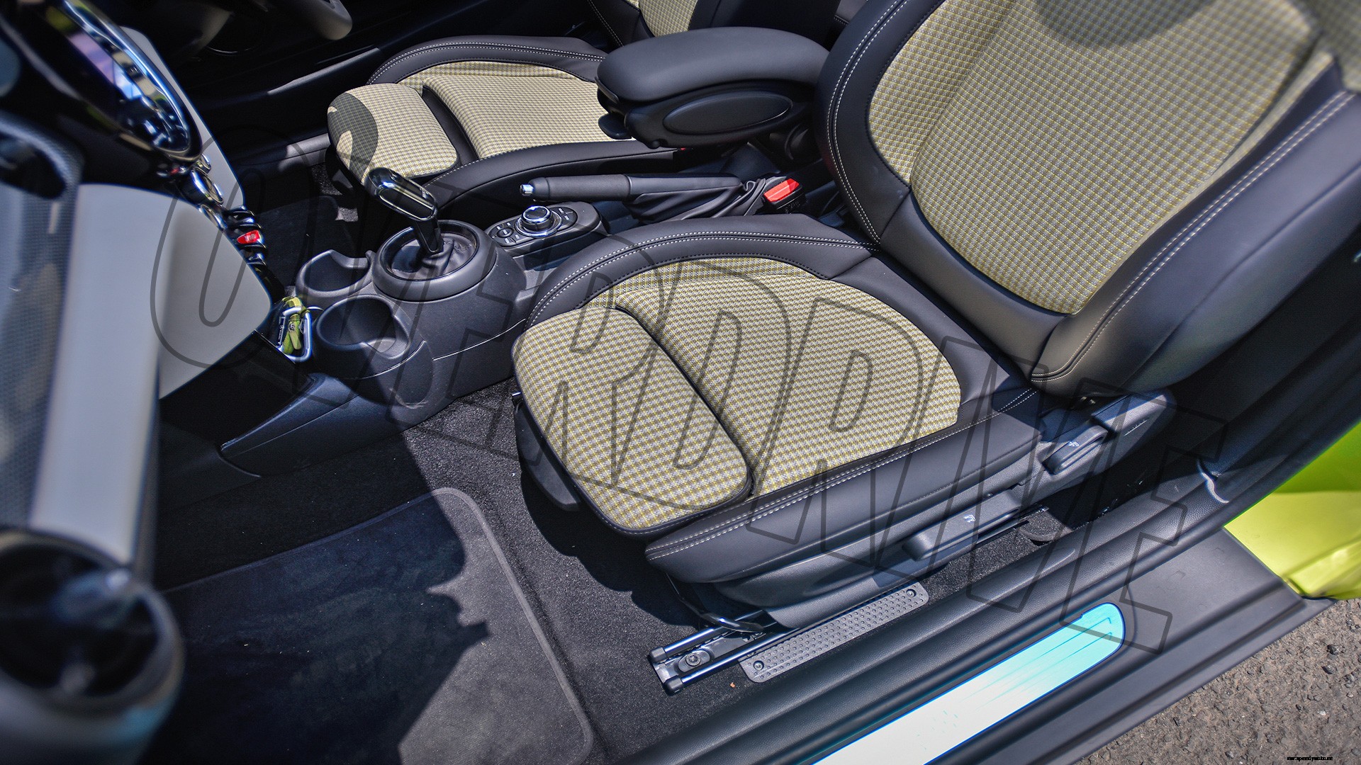 Mini Cooper S 2021 Convertible Interior