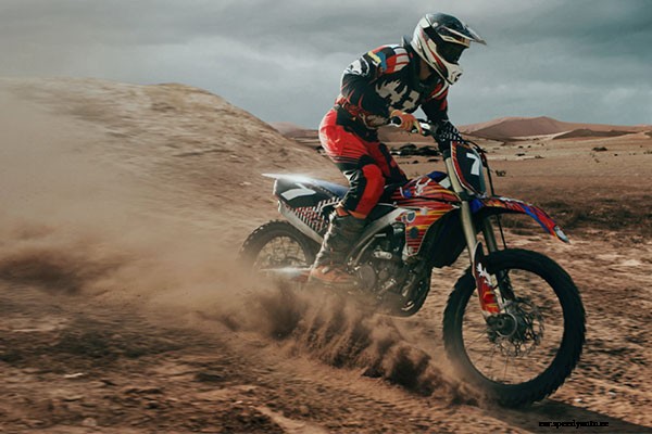 Four-Stroke or Two-Stroke Dirt Bike: Which is Right for Me?