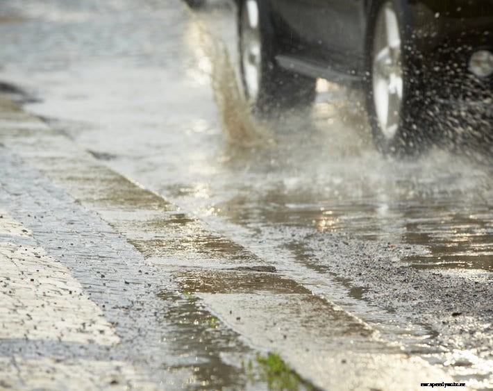 How to Avoid Hydroplaning