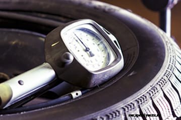 Dont Let Low Pressure Tires Cause A Marriage Blowout