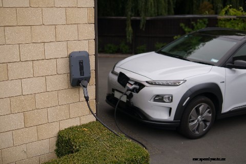 Private vs public EV charging