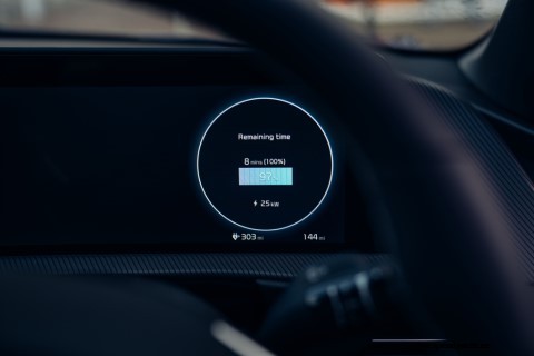 How to prepare and use your EV in cold weather