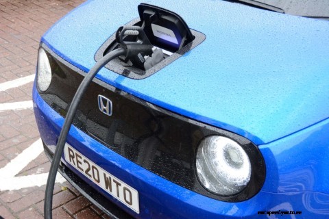 How to prepare and use your EV in cold weather