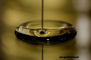 Conventional vs. Synthetic Motor Oil