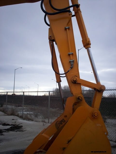 How Can I Fix a Hydraulic Leak?