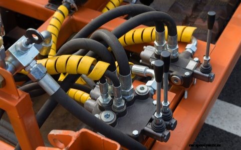 How do Hydraulic Controls Work?