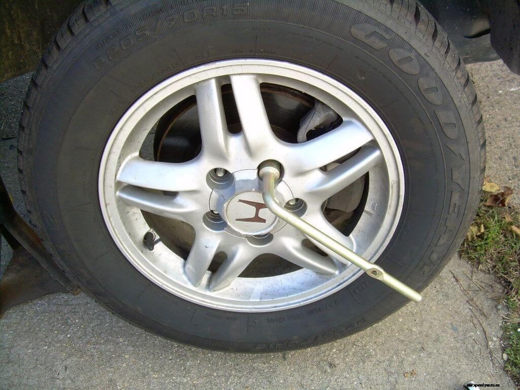 How to Fix a Car That Shakes (Symptoms & Fixes)