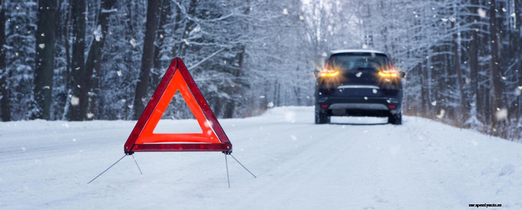 Winter Car Emergency Kit Checklist: The Ultimate Guide