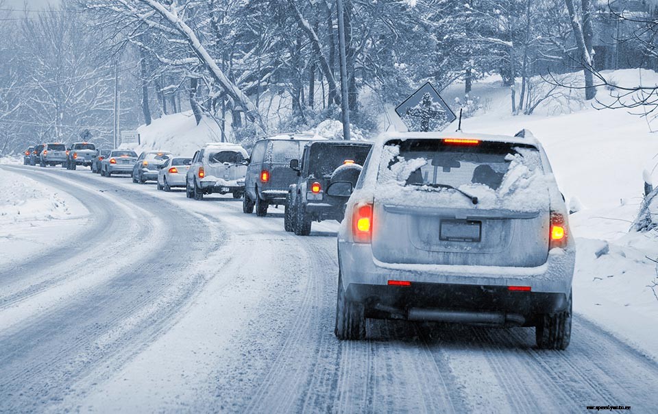 Winter Car Emergency Kit Checklist: The Ultimate Guide