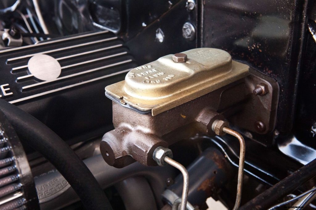 5 Symptoms of a Bad Master Cylinder