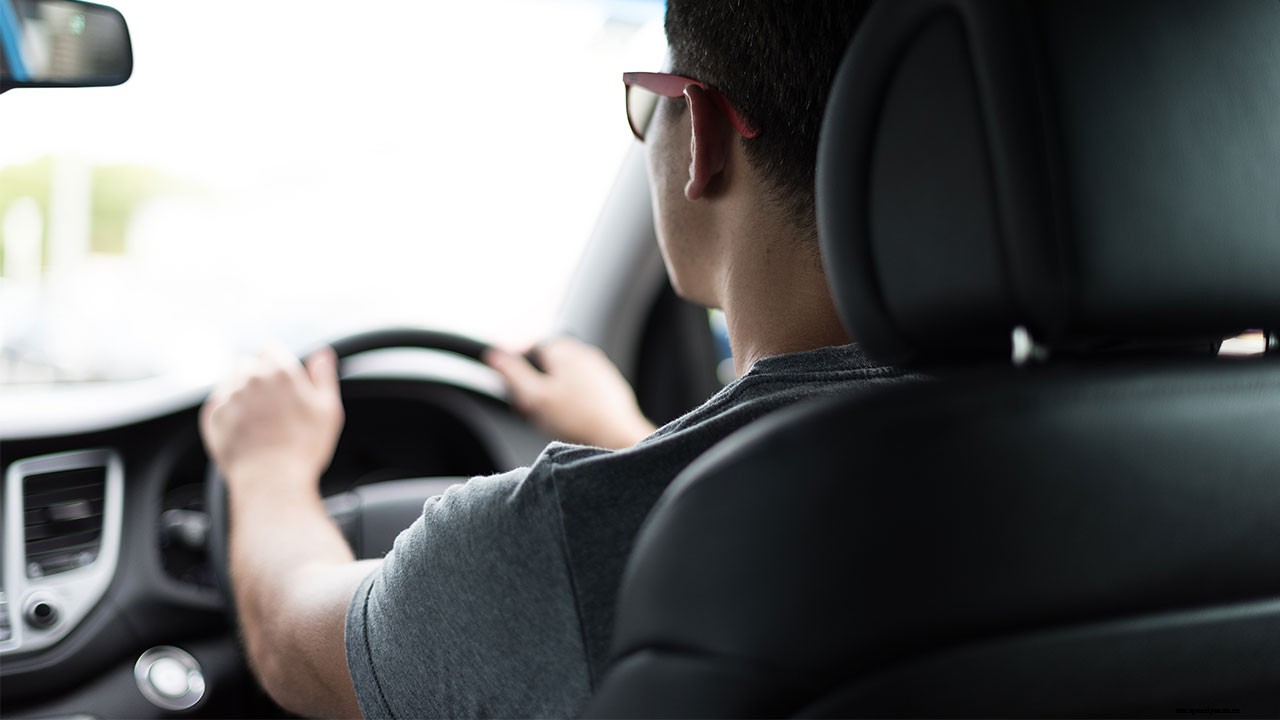 10 Tips to Eliminate Distractions While Driving