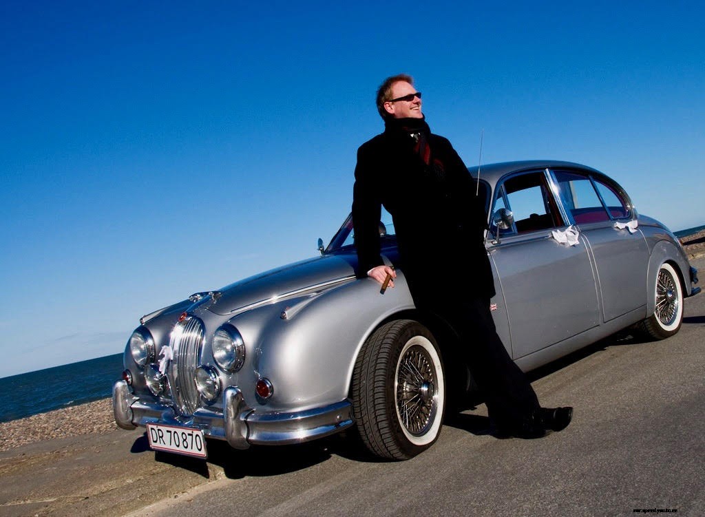 The Ultimate Guide to Classic Car Storage and Maintenance – Consolidation & Review