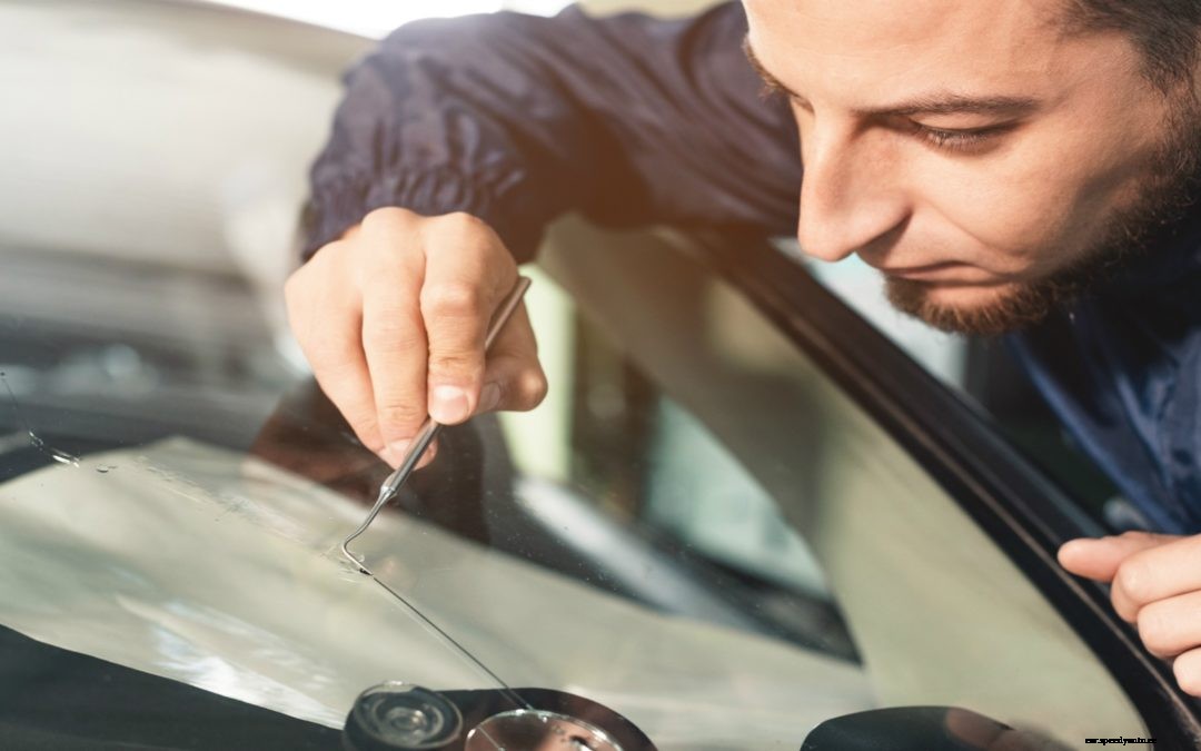 My Windshield Has a Crack. Should I Repair or Get a Replacement?
