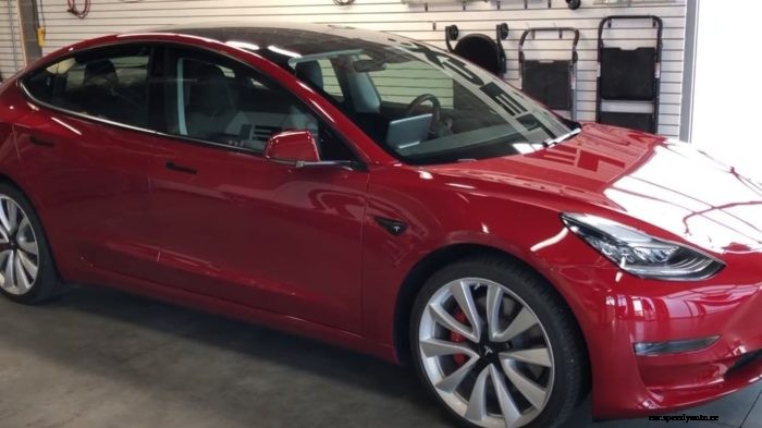 Applying Ceramic Coating on Cars