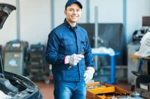 Benefits of Hiring a Transmission Repair Expert Over a General Mechanic