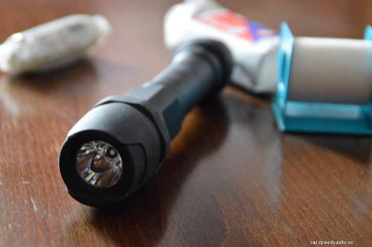 Vehicle Emergency Kits for Winter