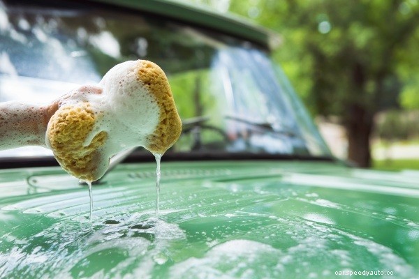 Cleaning Tools Every Car Owner Needs to Look Like a Pro