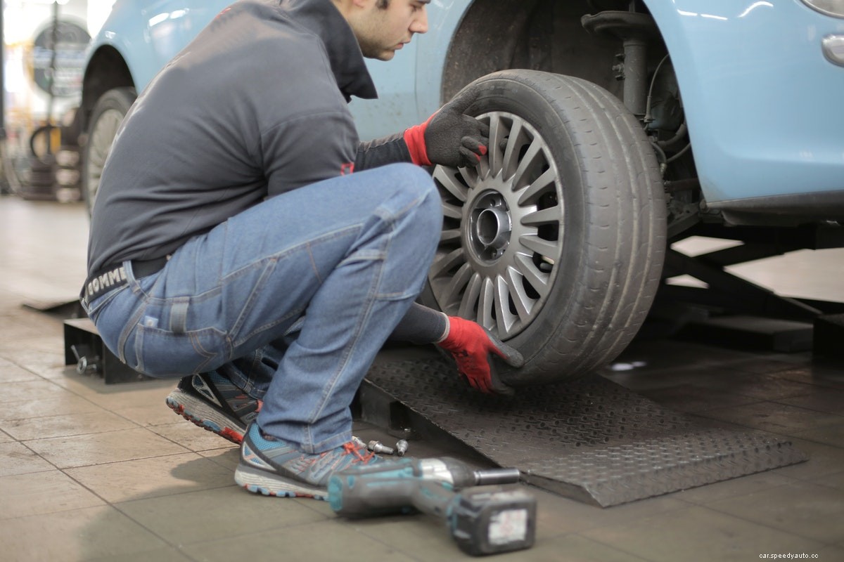 Wheel Balancer Buyer's Guide: Choose the Right One for Your Auto Shop