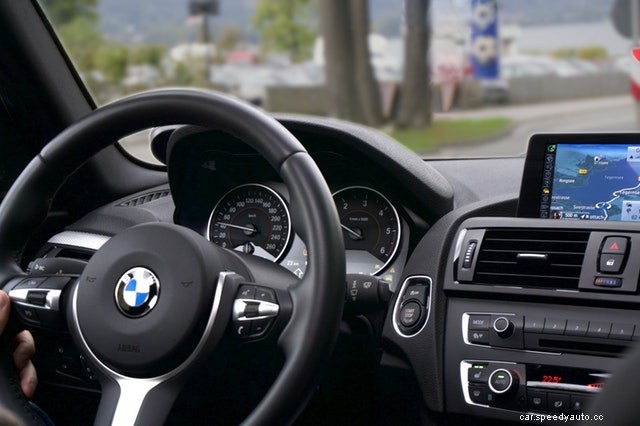 5 Reasons Your Steering Wheel is Shaking When You Drive