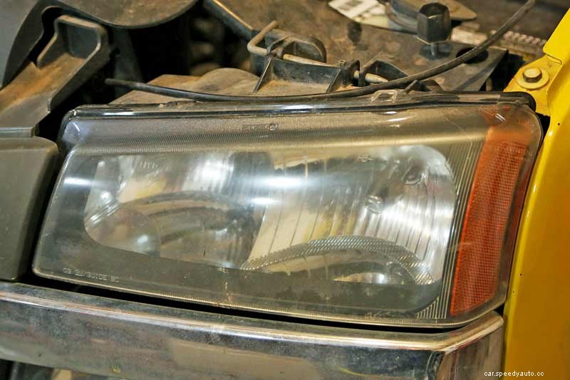 How to Change a Headlight Bulb