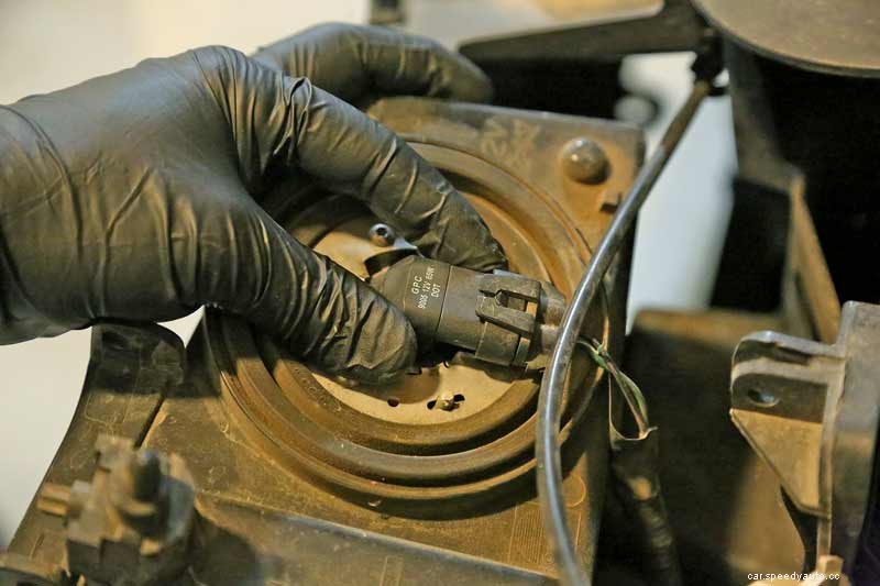 How to Change a Headlight Bulb