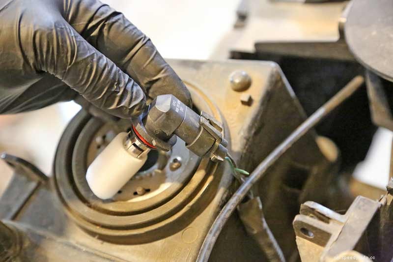 How to Change a Headlight Bulb