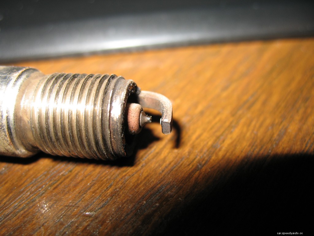 Spark Plug Types: What’s the Difference Between Them?