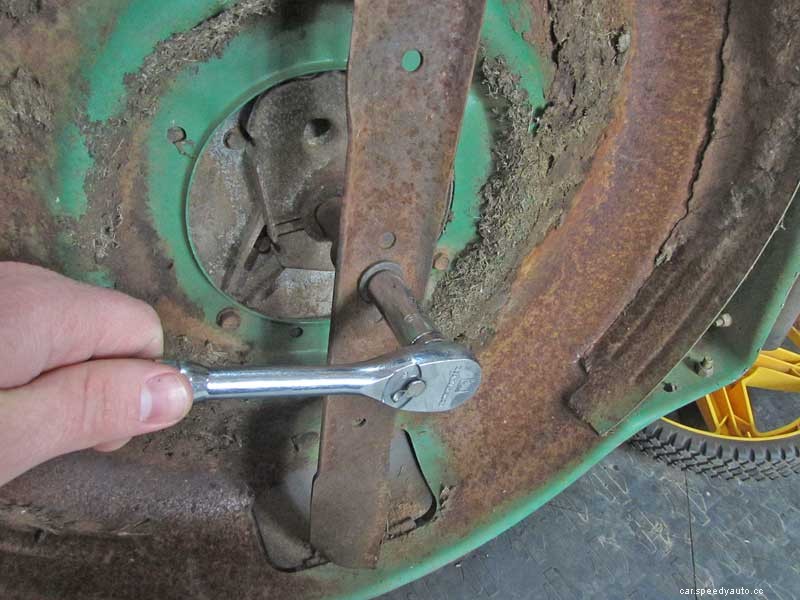 Know-How Notes – How to Sharpen a Lawn Mower Blade