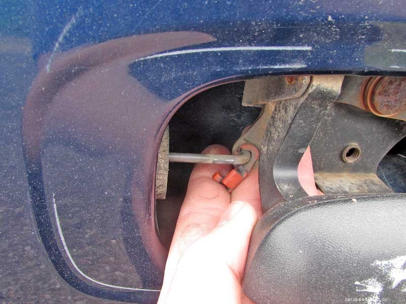 How To Fix A Chevrolet/GMC Broken Tailgate Handle