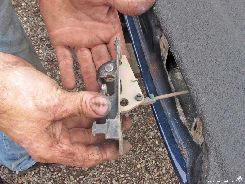How To Fix A Chevrolet/GMC Broken Tailgate Handle