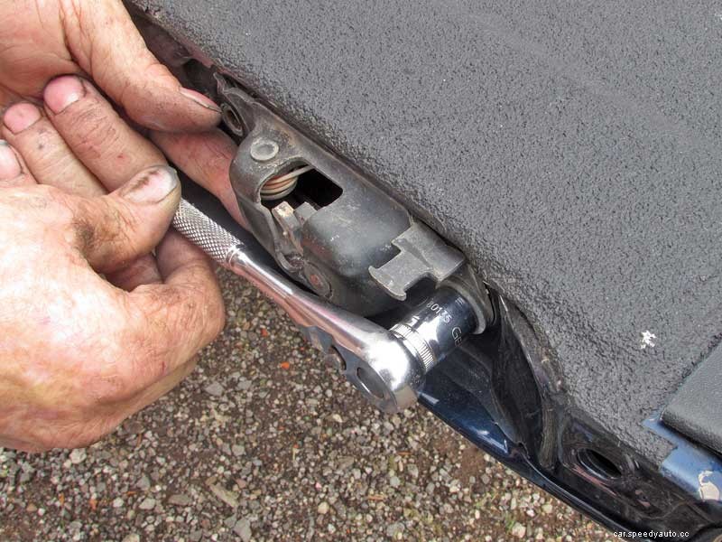 How To Fix A Chevrolet/GMC Broken Tailgate Handle