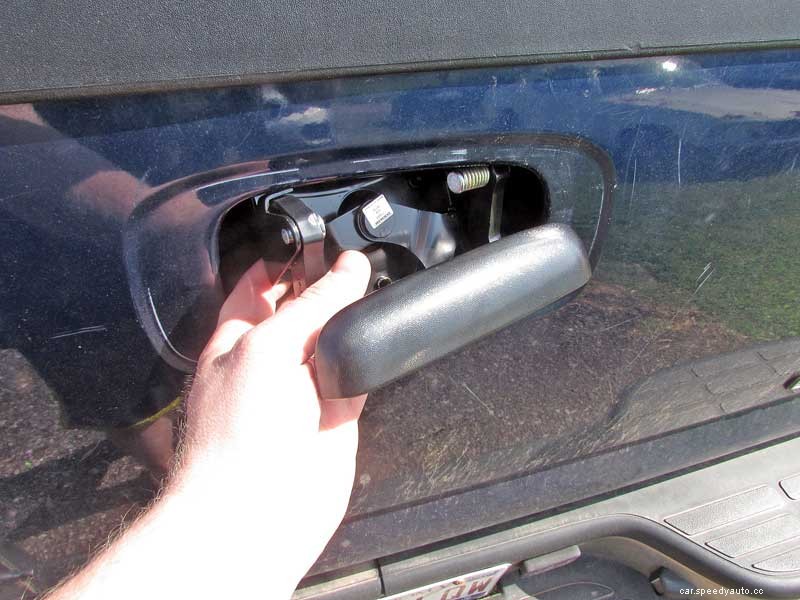 How To Fix A Chevrolet/GMC Broken Tailgate Handle