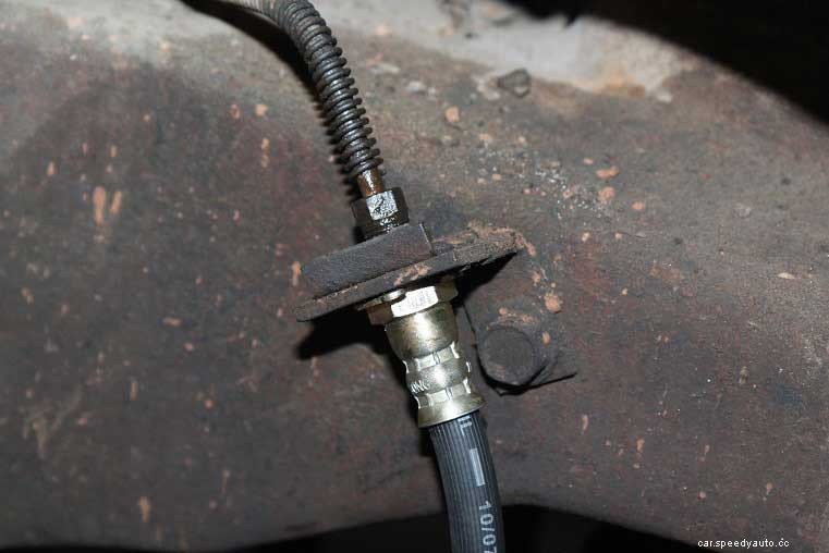 10 Ways Your Car Is Warning That You Need Brake Service