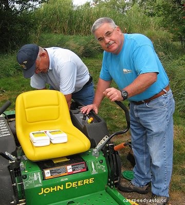 Lawn Mower Oil Change Made Easy: Get the Most out of Your Mower