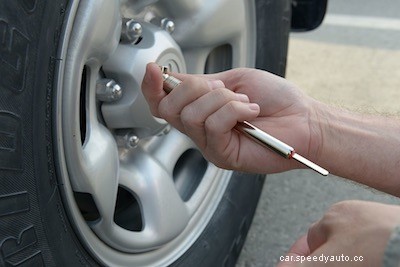 How to Check Tire Pressure: Tools Everyone Should Have Handy