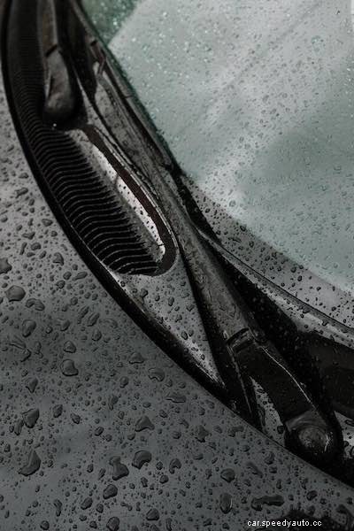 How to Change Windshield Wiper Blades