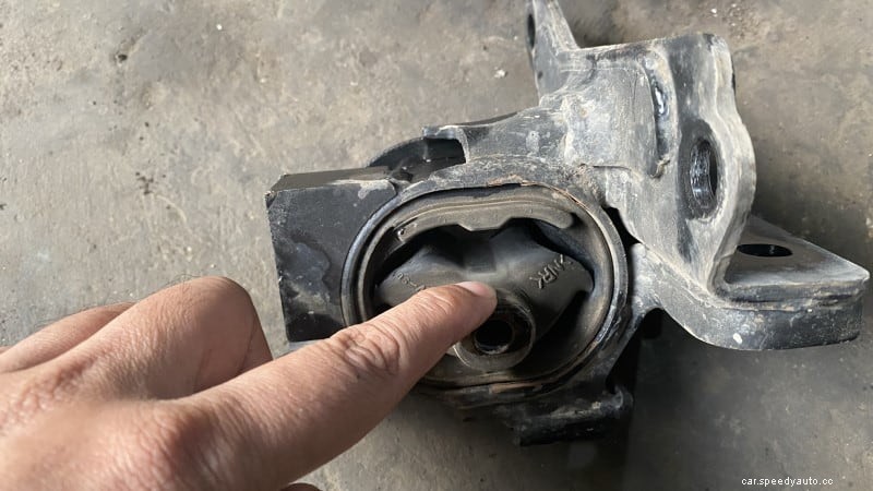 Symptoms of a Bad Engine Mount: How to Check, Change and FAQs